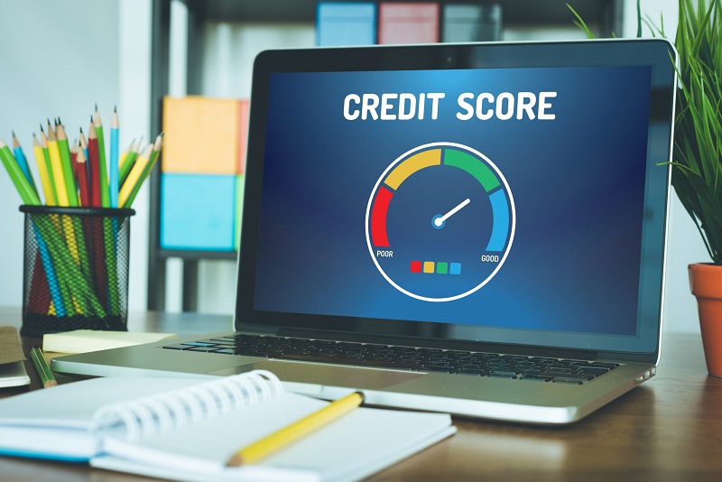 Credit Sesame vs. Credit Karma vs. Quizzle: The Three-Way Showdown of Free Credits Scores